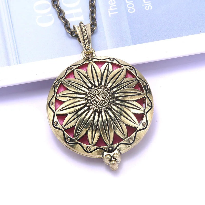 Aromahalsband i brons med en Solros som symbol