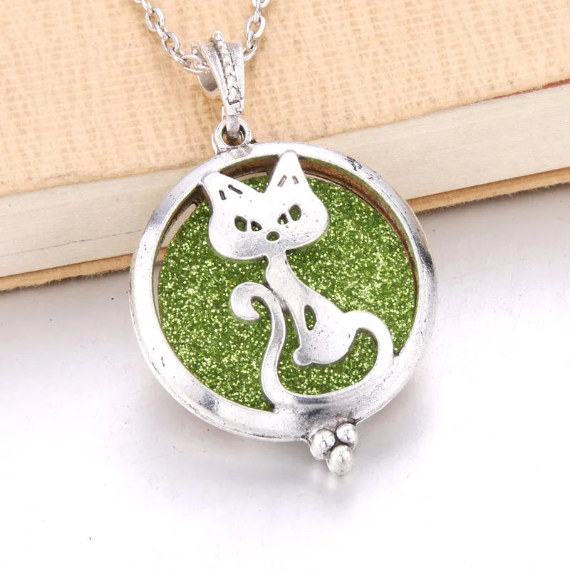 Aromahalsband i Silver med symbol av en katt 
